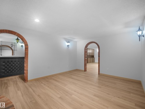 10307 135 Avenue Nw, Edmonton, AB 