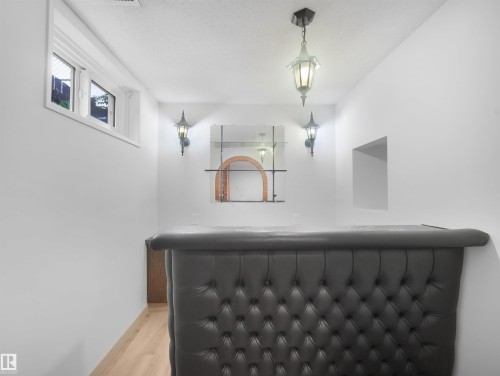 10307 135 Avenue Nw, Edmonton, AB 