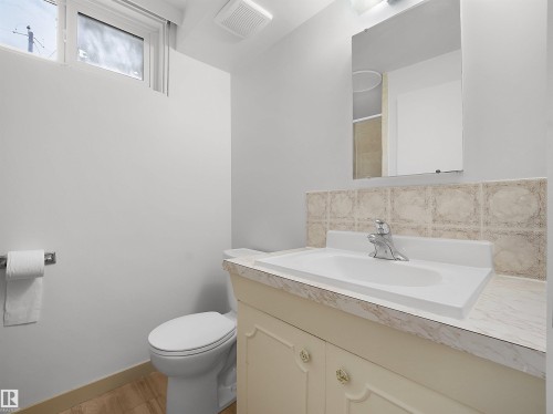 10307 135 Avenue Nw, Edmonton, AB 