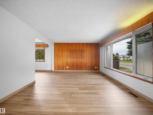 10307 135 Avenue Nw, Edmonton, AB 