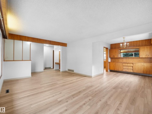 10307 135 Avenue Nw, Edmonton, AB 