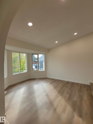 4440 32 Street Nw, Edmonton, AB 