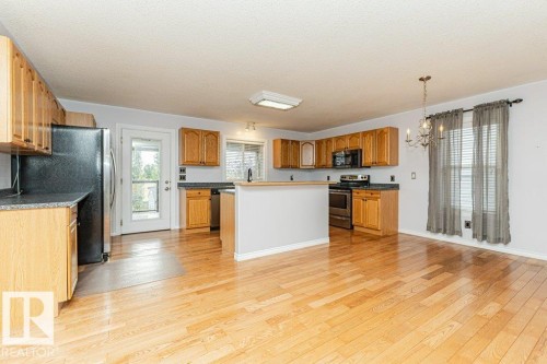 4809 54 Street, Bruderheim, AB 