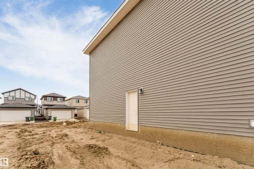 523 Robinson Blvd, Leduc, AB 