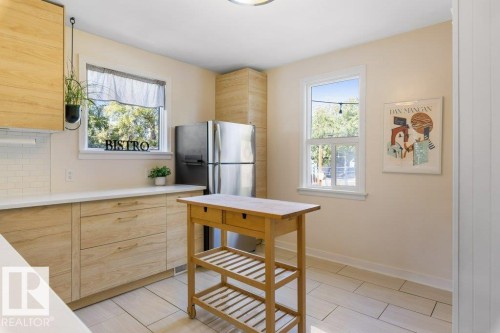 10706 75 Avenue Nw, Edmonton, AB 