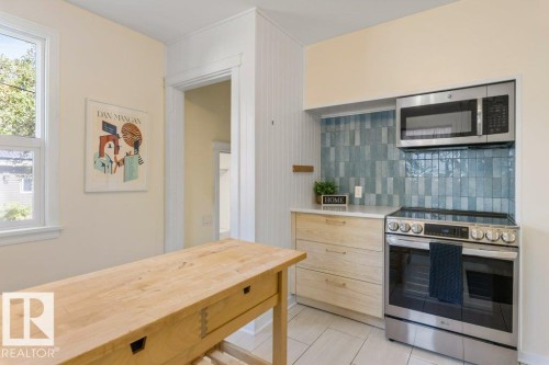 10706 75 Avenue Nw, Edmonton, AB 
