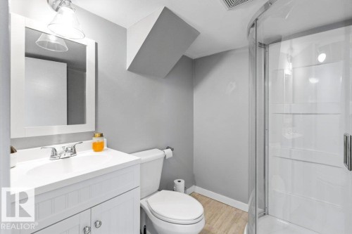 10706 75 Avenue Nw, Edmonton, AB 