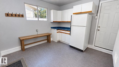 8204 14 Avenue Nw, Edmonton, AB 