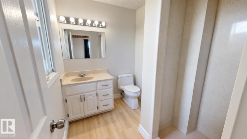 8204 14 Avenue Nw, Edmonton, AB 