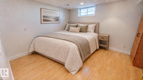 8204 14 Avenue Nw, Edmonton, AB 