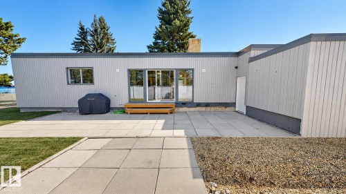 8204 14 Avenue Nw, Edmonton, AB 
