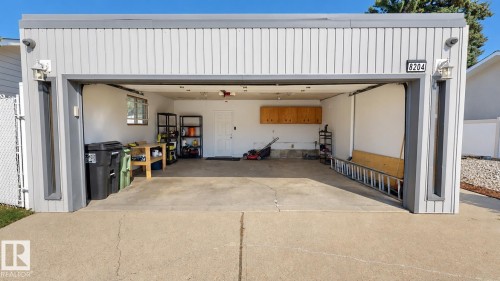 8204 14 Avenue Nw, Edmonton, AB 