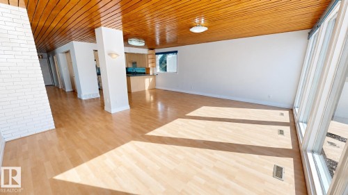 8204 14 Avenue Nw, Edmonton, AB 