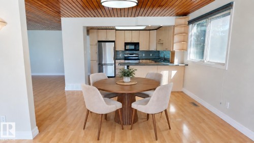 8204 14 Avenue Nw, Edmonton, AB 