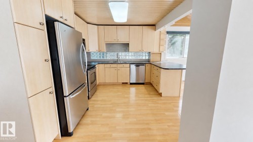 8204 14 Avenue Nw, Edmonton, AB 
