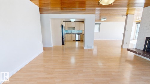 8204 14 Avenue Nw, Edmonton, AB 