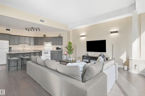 #302 10106 105 St Nw, Edmonton, AB 