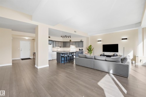 #302 10106 105 St Nw, Edmonton, AB 
