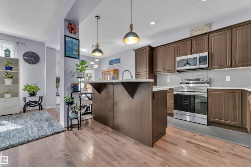 2573 Cole Crescent Sw, Edmonton, AB 