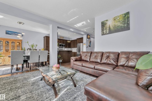2573 Cole Crescent Sw, Edmonton, AB 