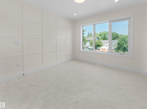 8136 77 Avenue Nw, Edmonton, AB 