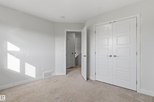 8805 Carson Way Sw, Edmonton, AB 