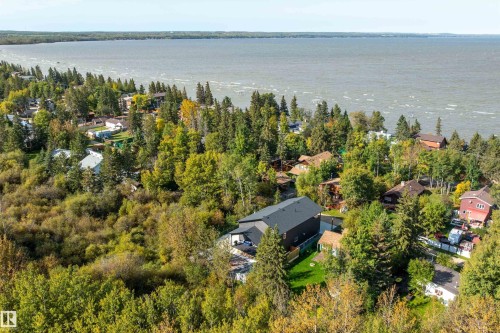 213 2Nd Avenue, Rural Wetaskiwin County, AB 