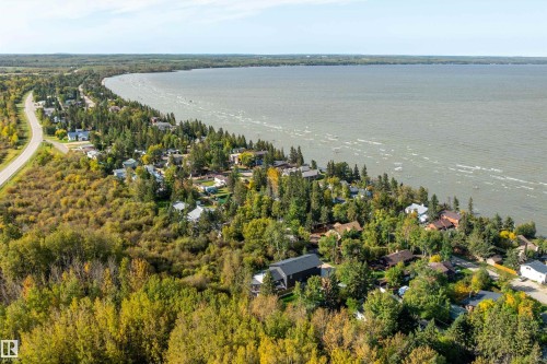 213 2Nd Avenue, Rural Wetaskiwin County, AB 