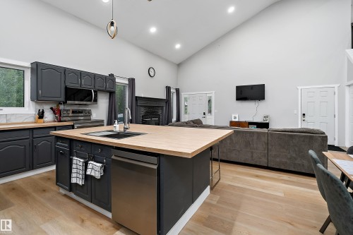 213 2Nd Avenue, Rural Wetaskiwin County, AB 