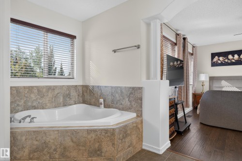 20435 56 Avenue Nw, Edmonton, AB 