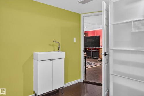 20435 56 Avenue Nw, Edmonton, AB 