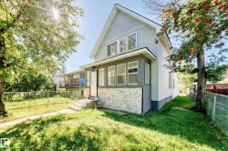 11908 77 Street NW  Edmonton, AB T5B 2G4