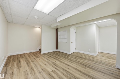 11615 8 Avenue Nw, Edmonton, AB 