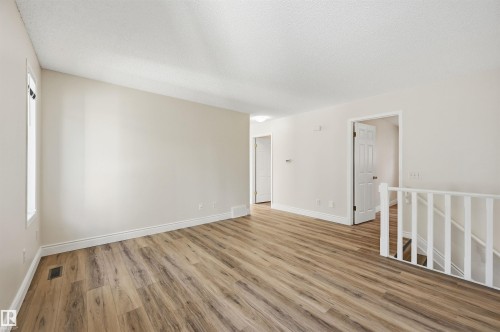 11615 8 Avenue Nw, Edmonton, AB 