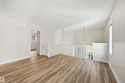 11615 8 Avenue Nw, Edmonton, AB 
