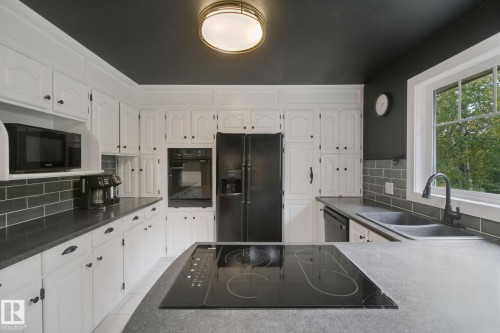 3 Armbruster Terrace, Stony Plain, AB 