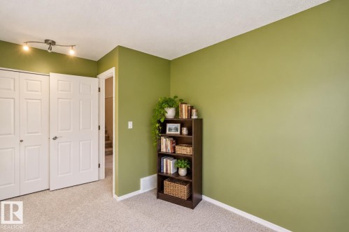 14812 43 Avenue Nw, Edmonton, AB 