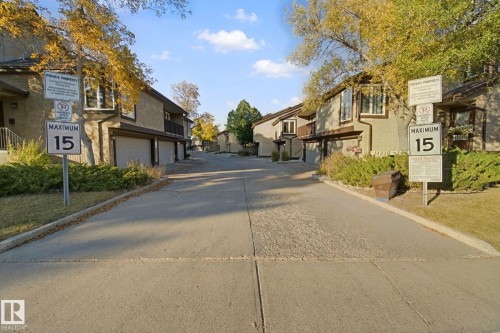14812 43 Avenue Nw, Edmonton, AB 