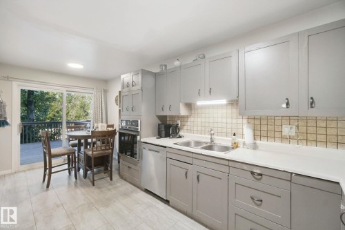 14812 43 Avenue Nw, Edmonton, AB 