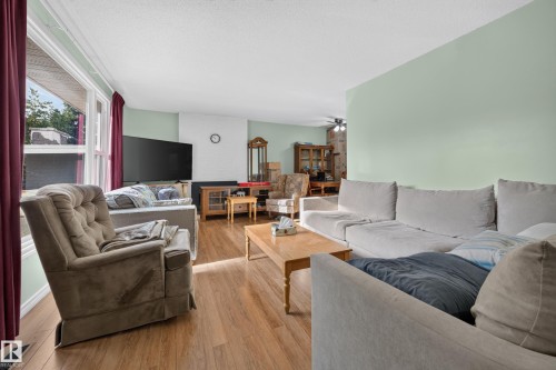 4 Greystone Crescent, Sherwood Park, AB 