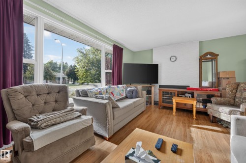 4 Greystone Crescent, Sherwood Park, AB 