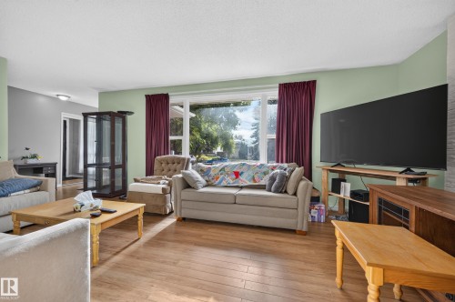 4 Greystone Crescent, Sherwood Park, AB 