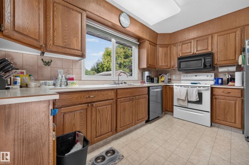 4 Greystone Crescent, Sherwood Park, AB 