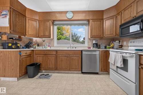 4 Greystone Crescent, Sherwood Park, AB 