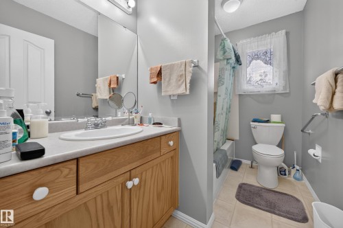 4 Greystone Crescent, Sherwood Park, AB 