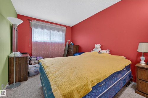 4 Greystone Crescent, Sherwood Park, AB 