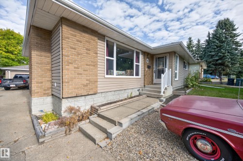 4 Greystone Crescent, Sherwood Park, AB 