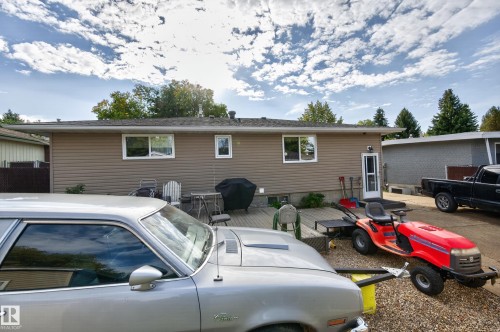4 Greystone Crescent, Sherwood Park, AB 