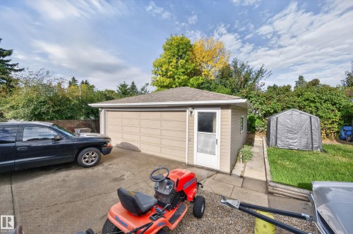 4 Greystone Crescent, Sherwood Park, AB 