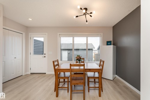 2420 Trumpeter Way Nw, Edmonton, AB 
